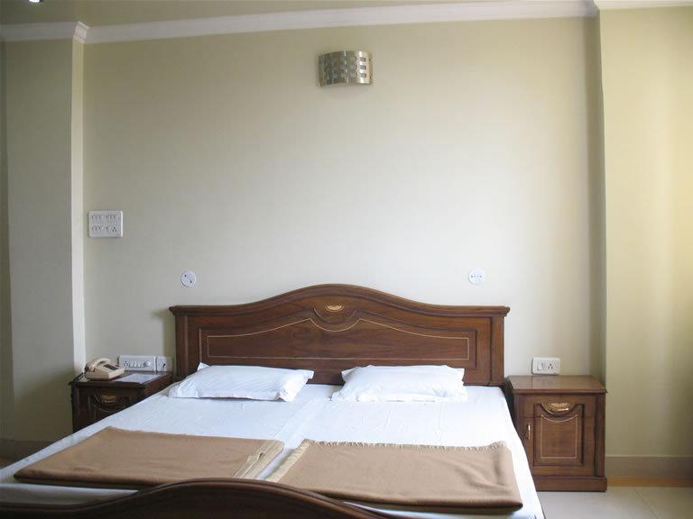 Hotel Rest Inn Lucknow Zimmer foto