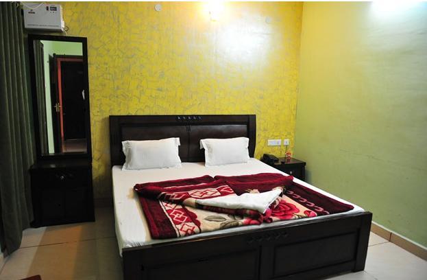 Hotel Rest Inn Lucknow Zimmer foto